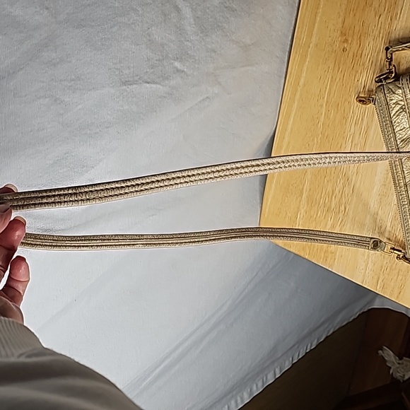 Marc Jacob's Crossbody Bag Gold Metallic Gold Hardware - Picture 11 of 13